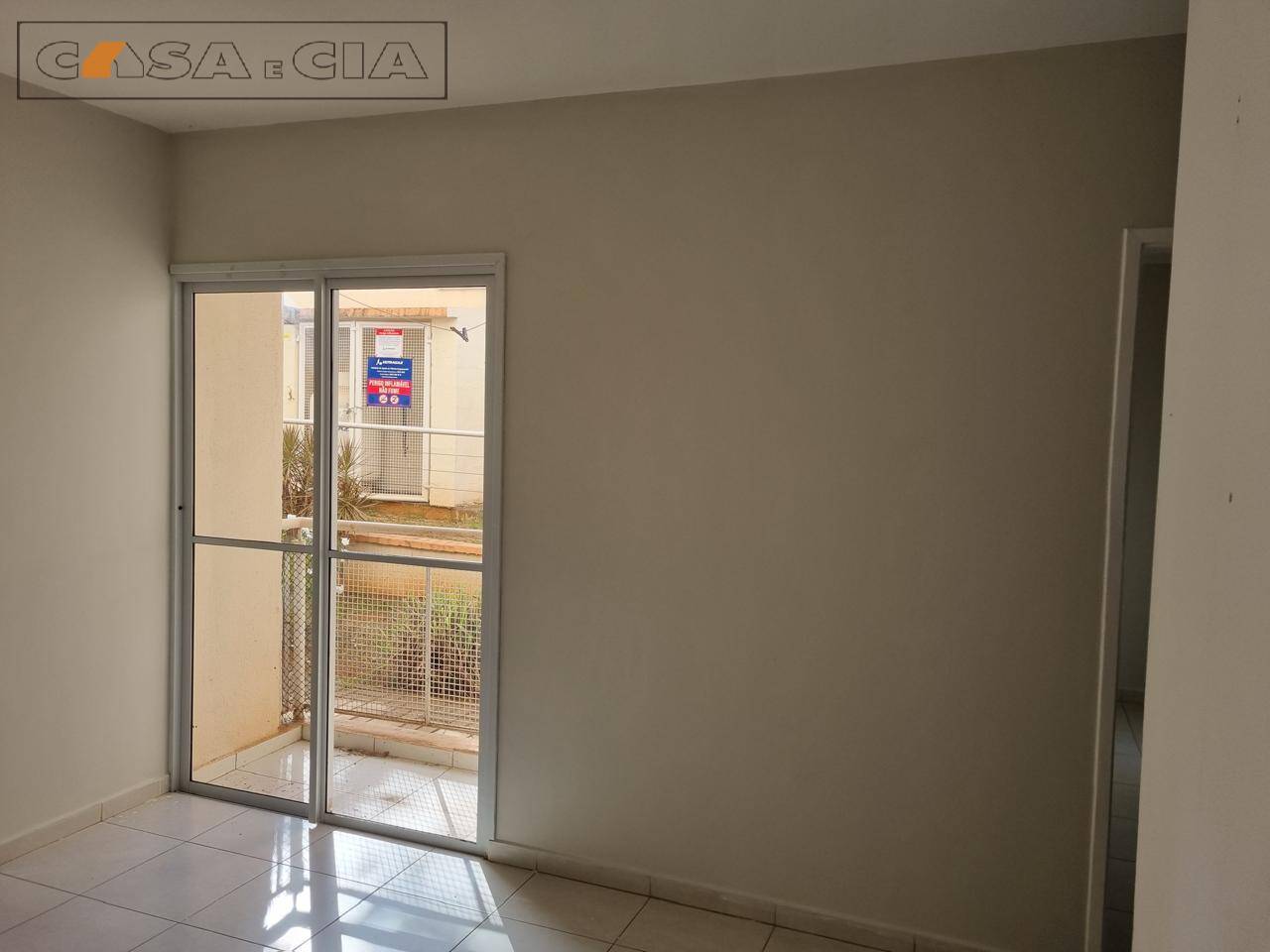 Apartamento à venda com 2 quartos, 45m² - Foto 1