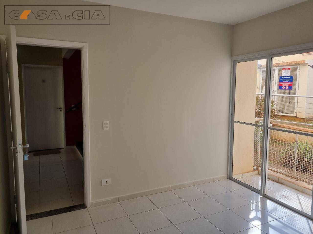 Apartamento à venda com 2 quartos, 45m² - Foto 2