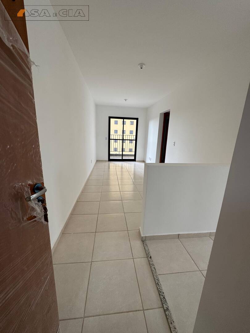 Apartamento à venda com 2 quartos, 60m² - Foto 2