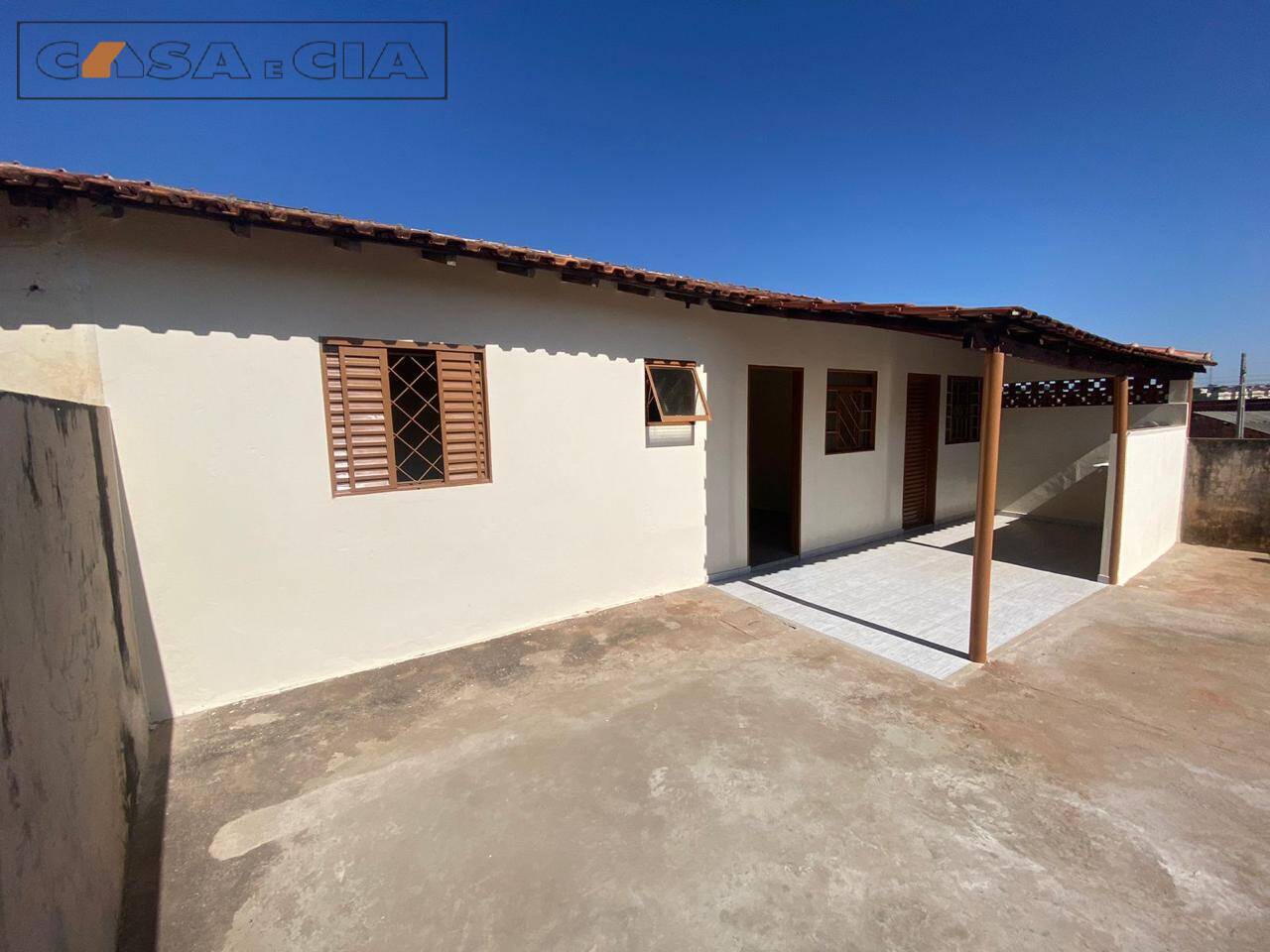 Casa à venda com 1 quarto, 54m² - Foto 1